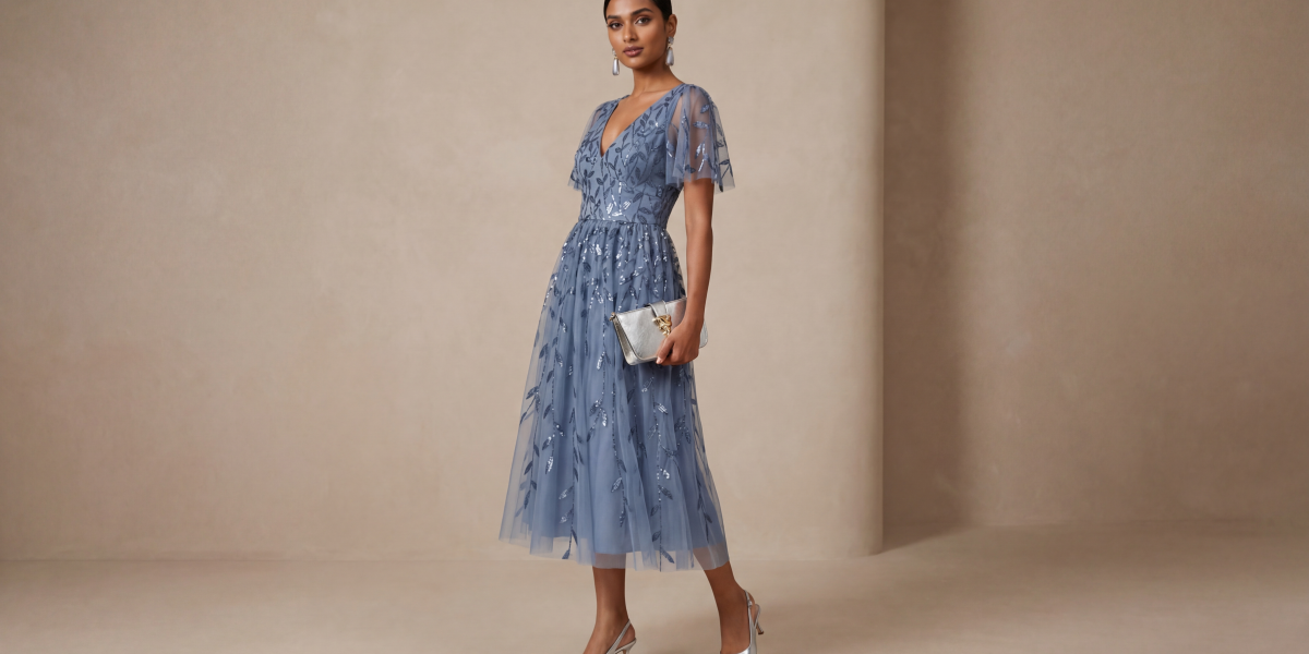 What Color Shoes to Wear with a Dusty Blue Dress?