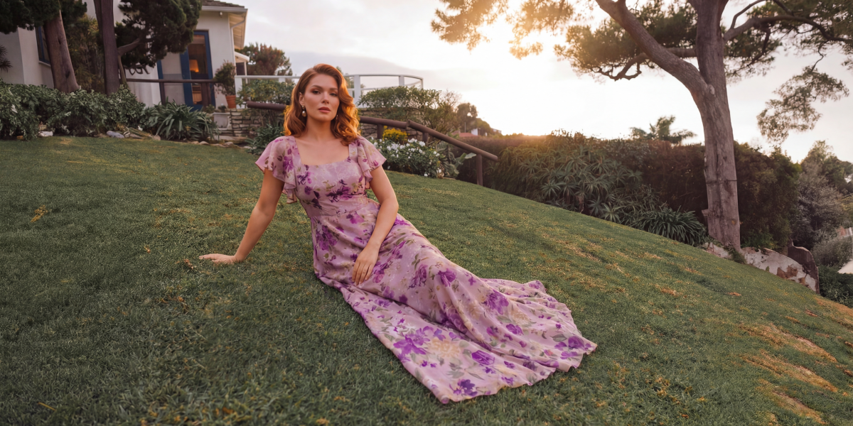 What Color Shoes to Wear with a Floral Dress?