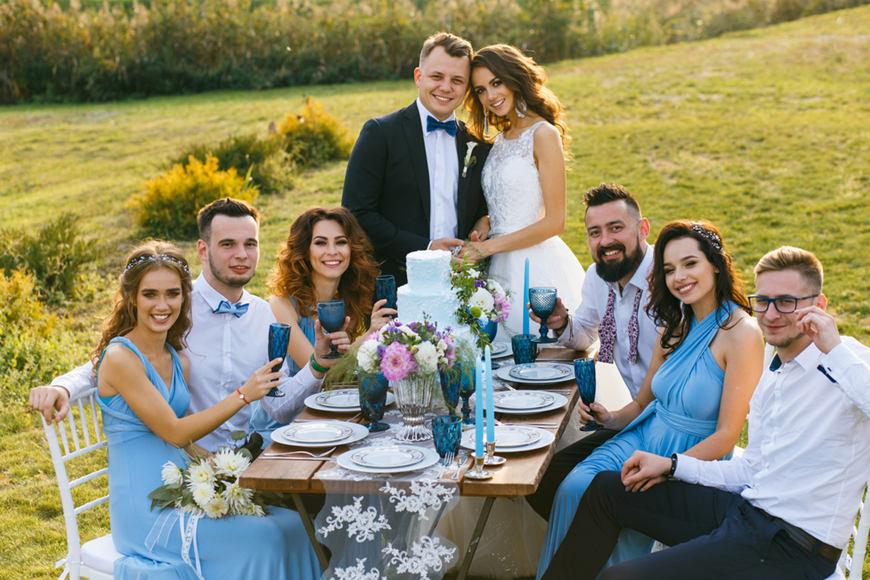 wedding-couples-with-their-friends