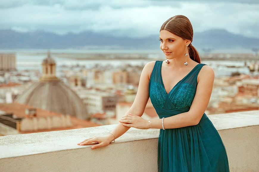 Larisa-in-dress