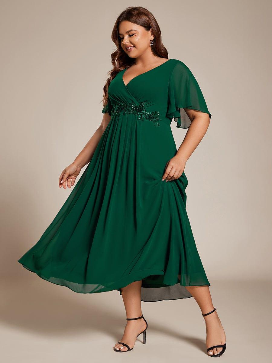 Plus Size Elegant Short Sleeves V-Neck Floral Applique Wedding Guest Dress #color_Dark Green