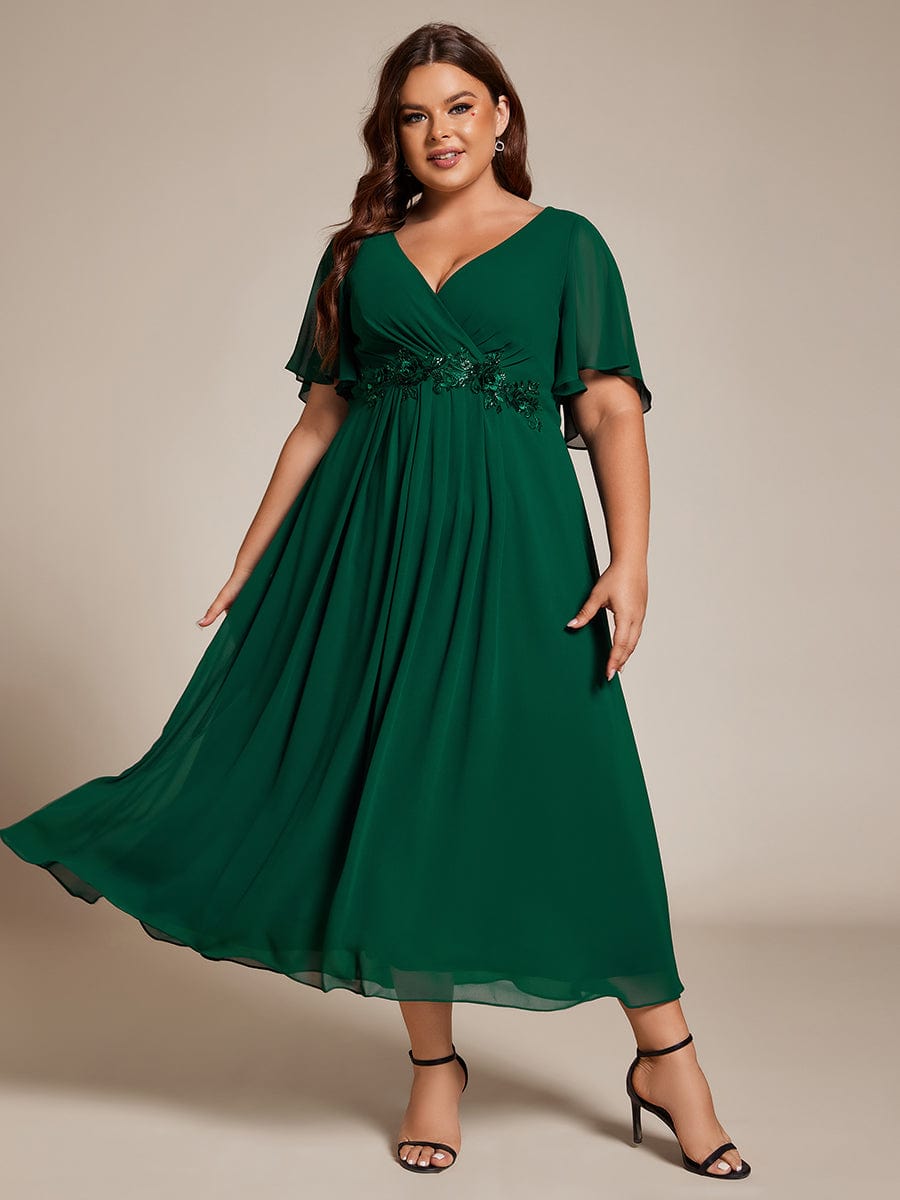 Plus Size Elegant Short Sleeves V-Neck Floral Applique Wedding Guest Dress  #color_Dark Green