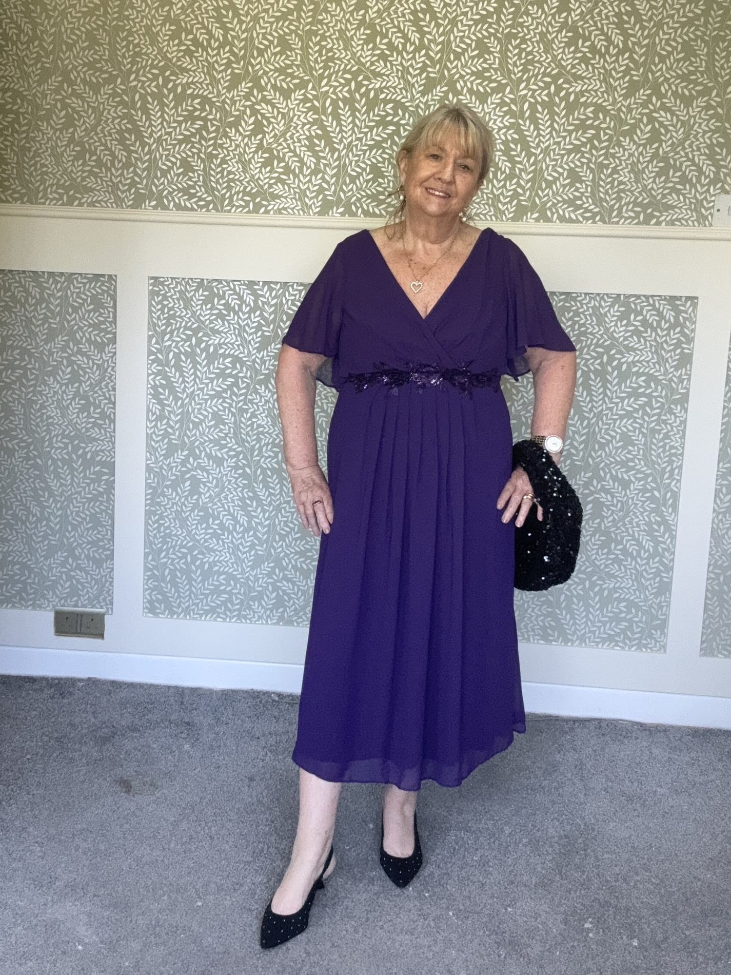 Plus Size Elegant Short Sleeves V-Neck Floral Applique Wedding Guest Dress #color_Dark Purple