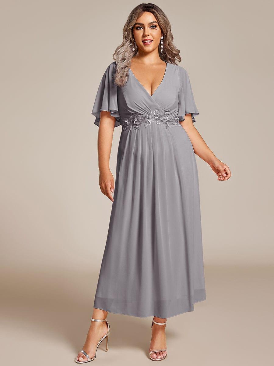 Plus Size Elegant Short Sleeves V-Neck Floral Applique Wedding Guest Dress #color_Grey