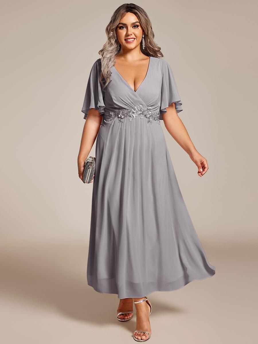 Plus Size Elegant Short Sleeves V-Neck Floral Applique Wedding Guest Dress #color_Grey