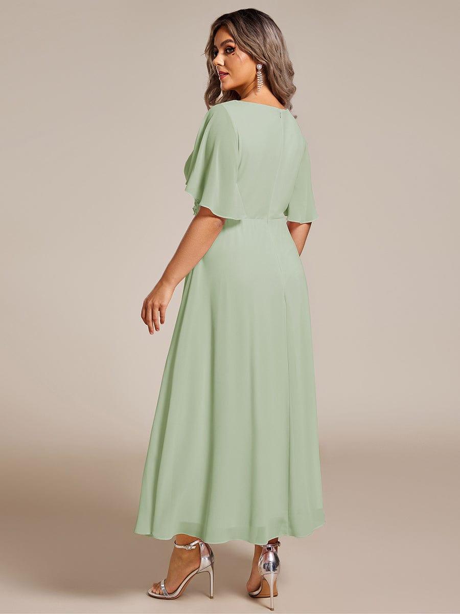 Plus Size Elegant Short Sleeves V-Neck Floral Applique Wedding Guest Dress #color_Mint Green
