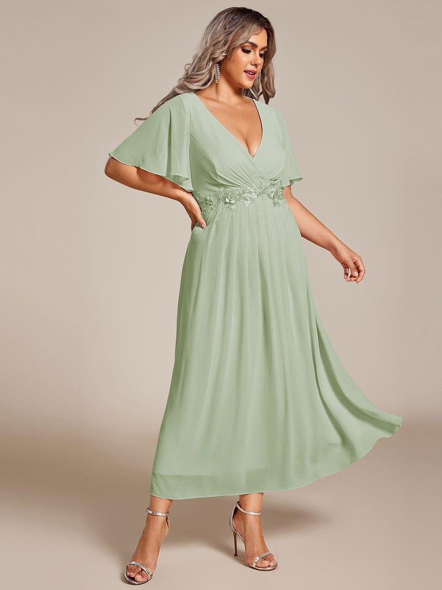 Plus Size Elegant Short Sleeves V-Neck Floral Applique Wedding Guest Dress #color_Mint Green