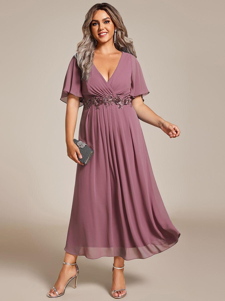 Plus Size Elegant Short Sleeves V-Neck Floral Applique Wedding Guest Dress #color_Purple Orchid