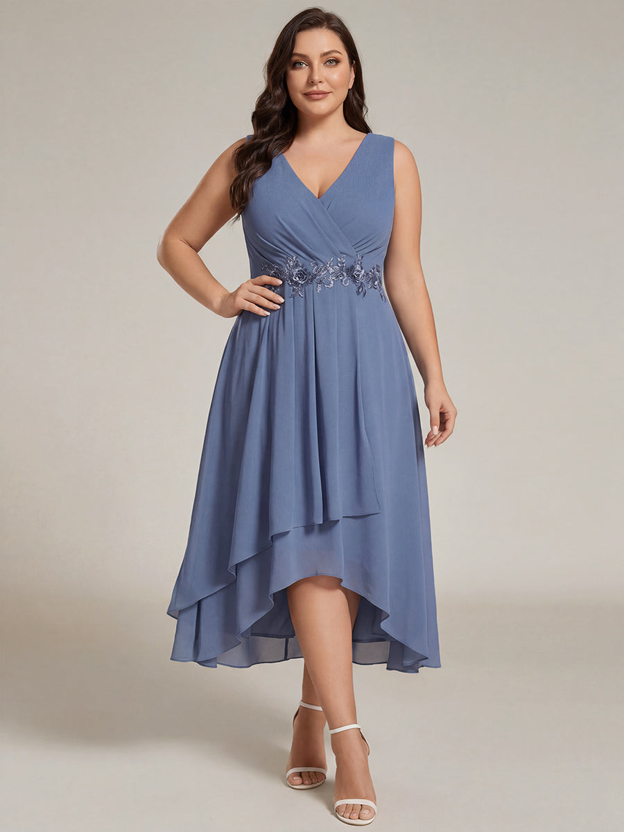 Plus Size Charming Sleeveless V-Neck Wedding Guest Dress with Floral