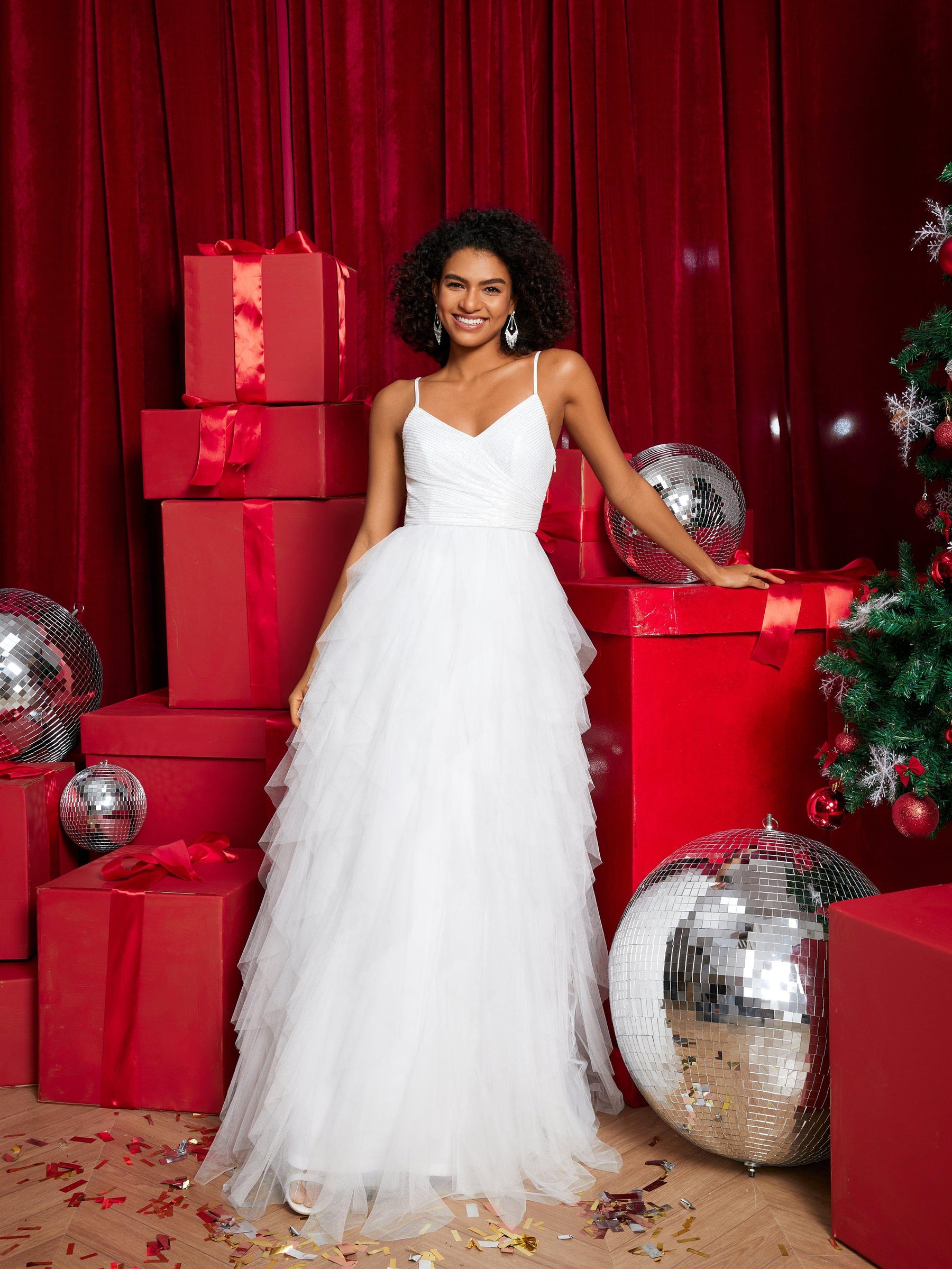 Sparkling V-Neck Spaghetti Strap Tiered Tulle Wedding Dress #color_White Sparkling V-Neck Spaghetti Straps Tiered Tulle Wedding Dress