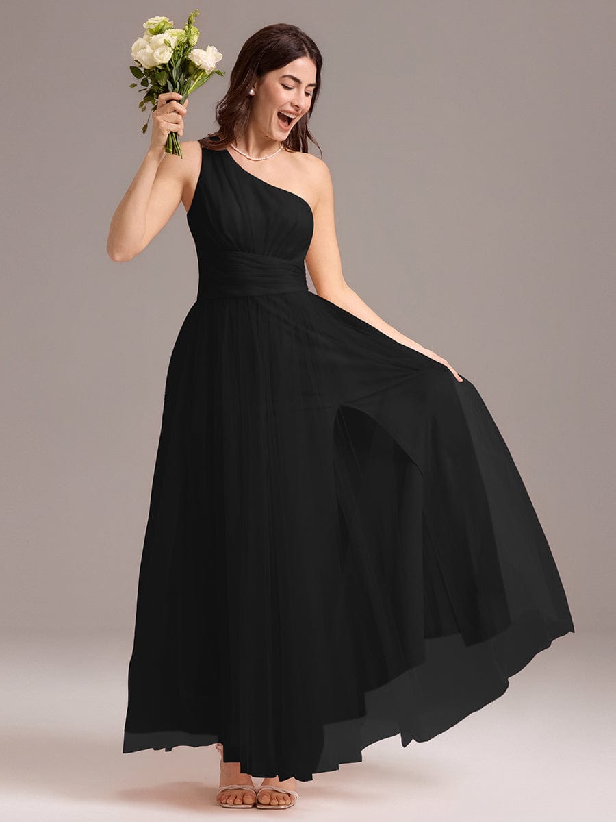 Chic A-Line One-Shoulder Tulle Maxi Bridesmaid Dress #color_Black