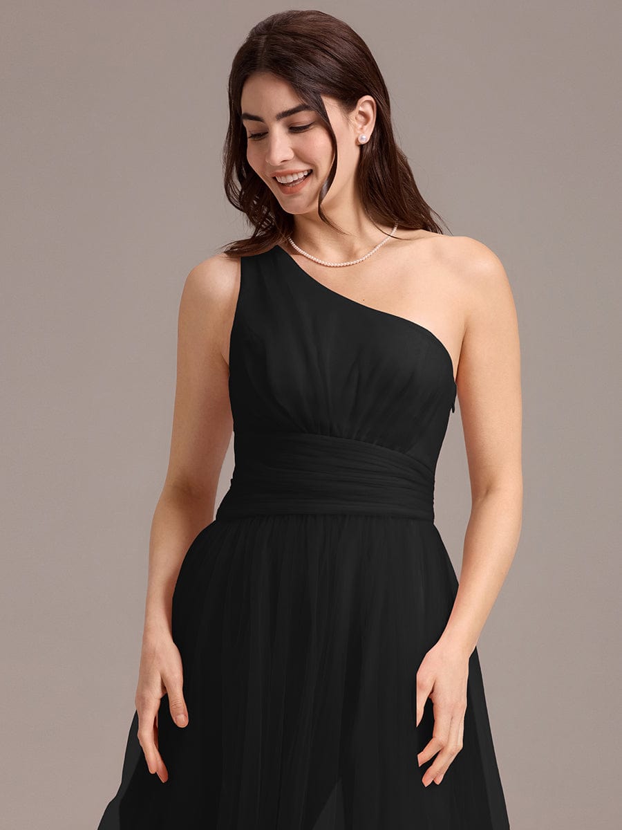 Chic A-Line One-Shoulder Tulle Maxi Bridesmaid Dress #color_Black