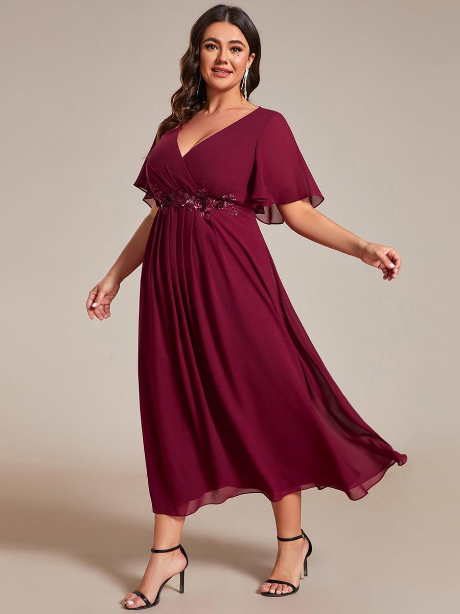Plus Size Elegant Short Sleeves V-Neck Floral Applique Wedding Guest Dress #color_Burgundy