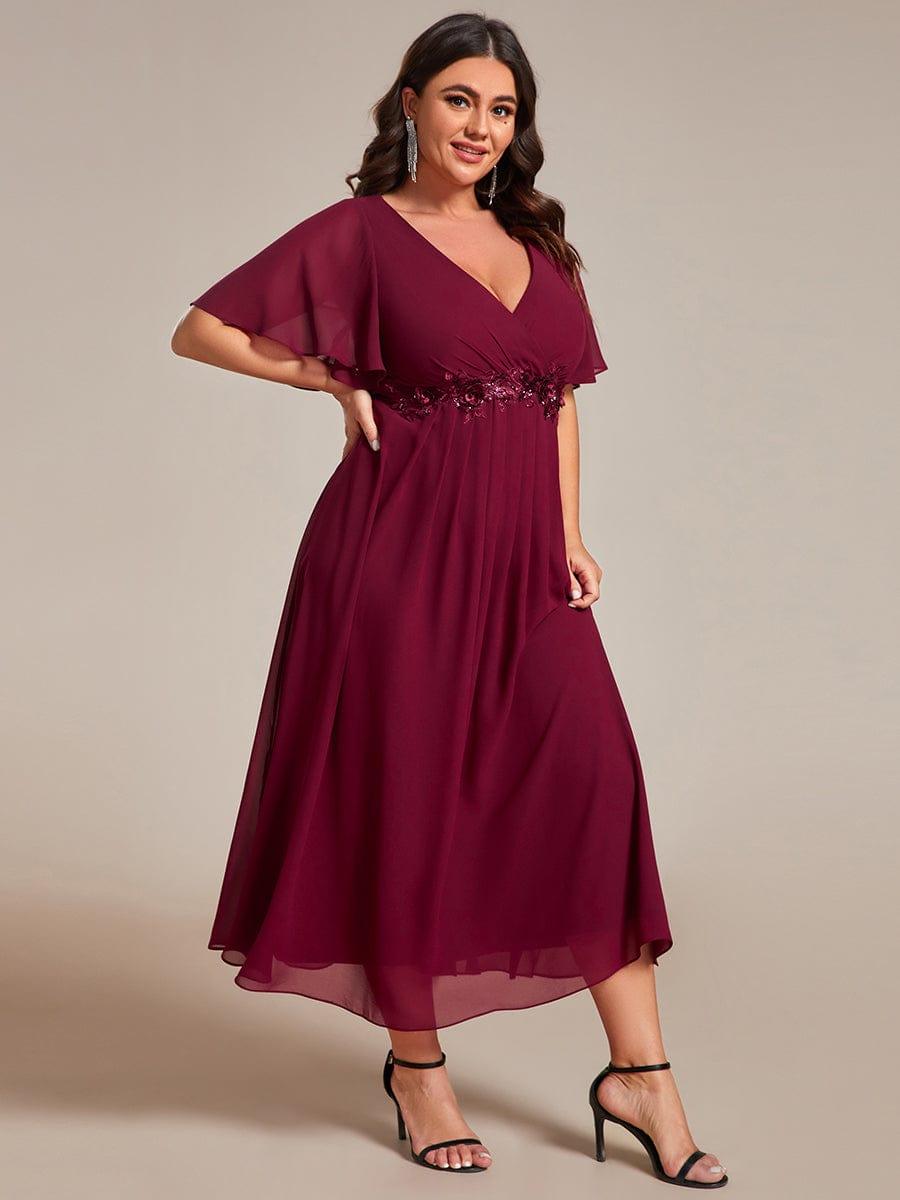 Plus Size Elegant Short Sleeves V-Neck Floral Applique Wedding Guest Dress #color_Burgundy