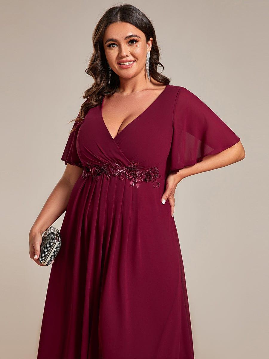 Plus Size Elegant Short Sleeves V-Neck Floral Applique Wedding Guest Dress #color_Burgundy