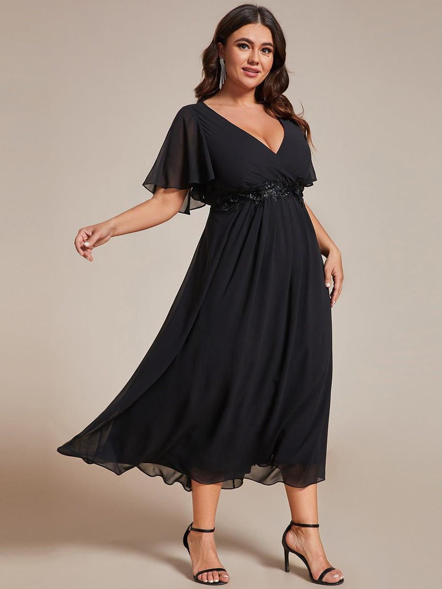 Plus Size Elegant Short Sleeves V-Neck Floral Applique Wedding Guest Dress #color_Black