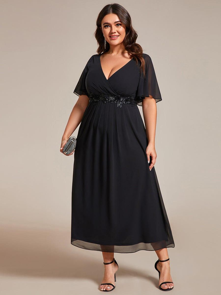 Plus Size Elegant Short Sleeves V-Neck Floral Applique Wedding Guest Dress #color_Black
