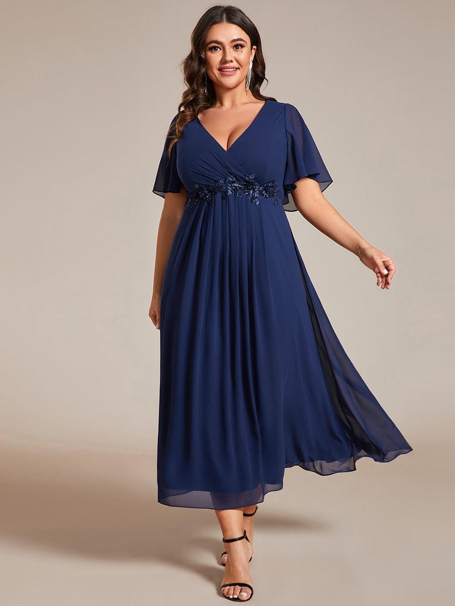 Plus Size Elegant Short Sleeves V-Neck Floral Applique Wedding Guest Dress #color_Navy Blue