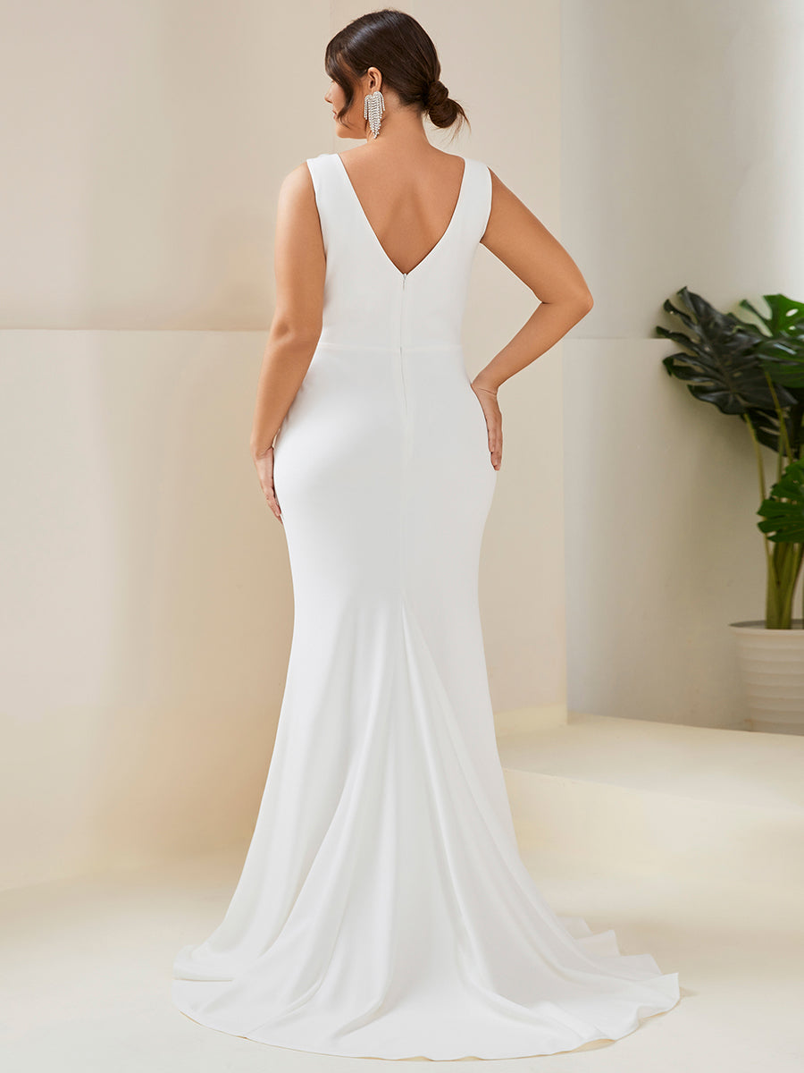 Plus Size Sleeveless Round Neck Bodycon Fishtail Wedding Dress #color_White Plus Size Sleeveless Round Neck Bodycon Fishtail Wedding Dress