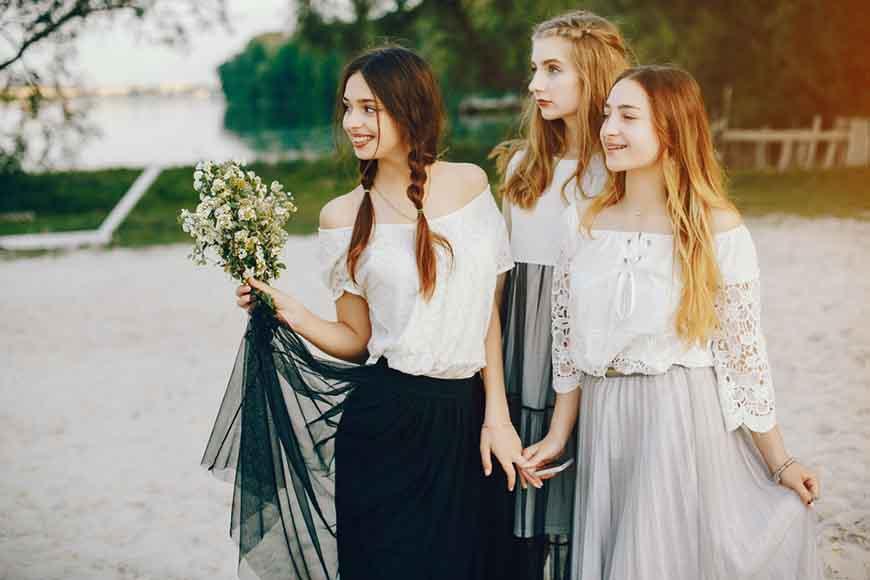 3-girls-in-the-school