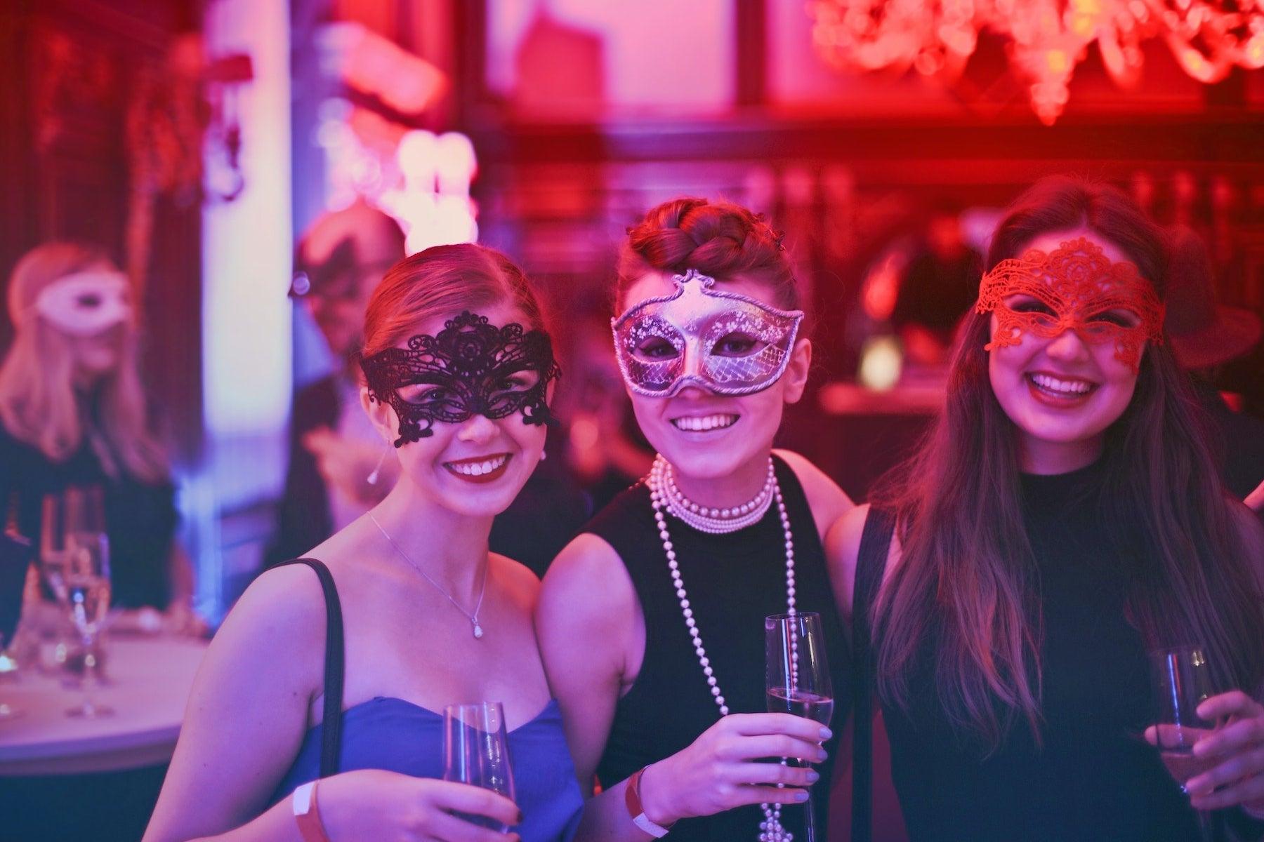 Get Spooky & Transform Your Costume with Easy Halloween Dresses