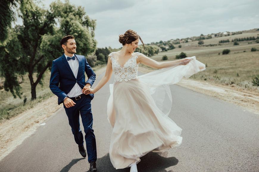 eloping-couple