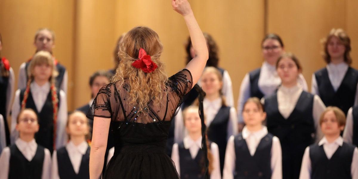 Concert Black Dress Dos and Don'ts: What to Wear (and What to Avoid) for a Flawless Performance