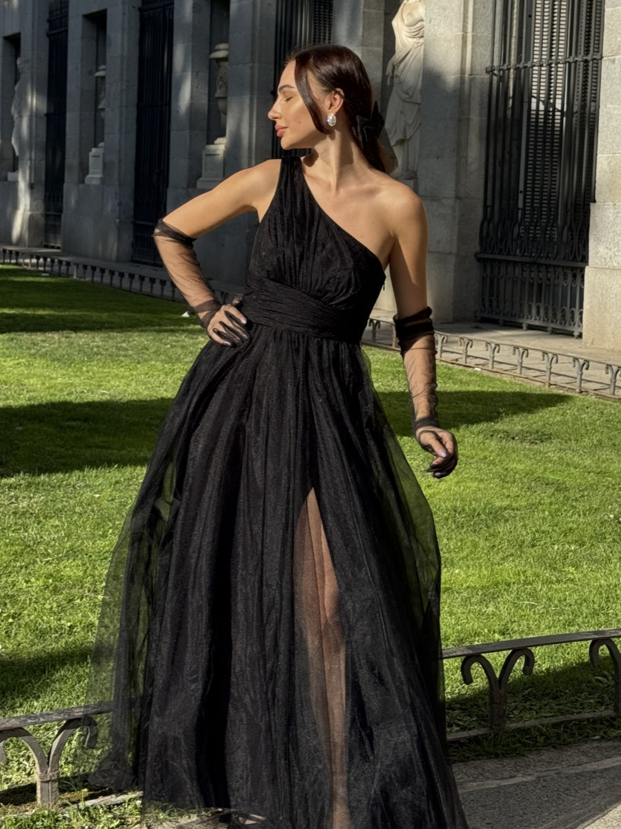 Chic A-Line One-Shoulder Tulle Maxi Bridesmaid Dress #color_Black