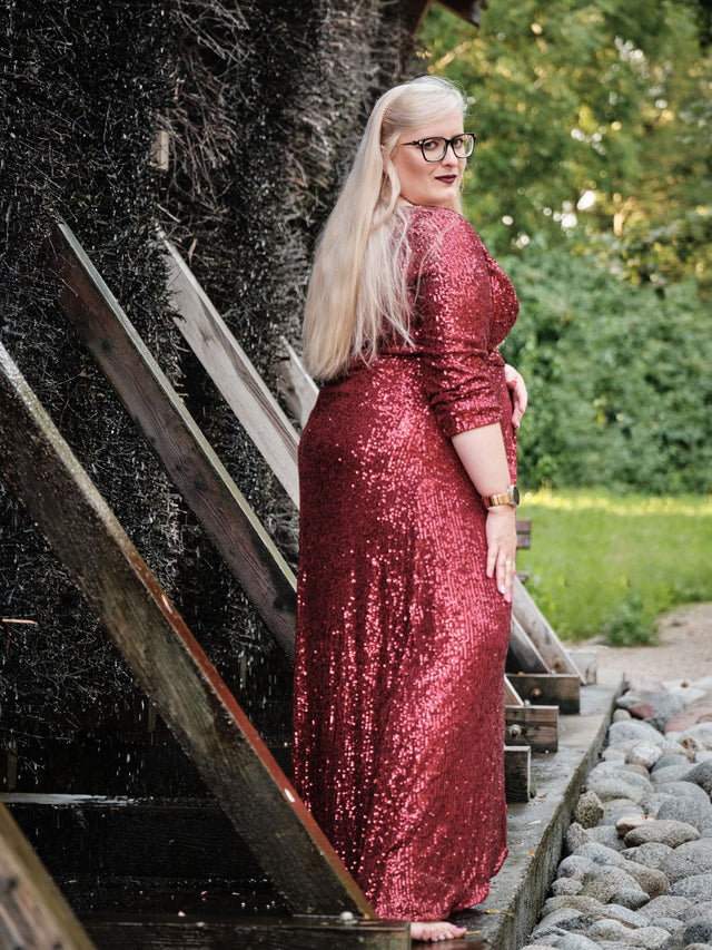 pretty SYREN|Plus Size Sequin V-Neck Long Sleeve High Slit Bodycon Evening Dress Fan Photos 7
