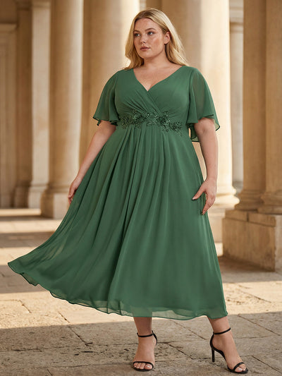Plus Size Elegant Short Sleeves V-Neck Floral Applique Wedding Guest Dress  #color_Eucalyptus