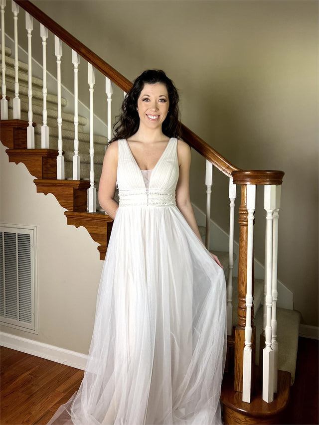 Vintage Sleeveless Lace Sheer Empire Waist A-Line Wedding Dress Fan Photos 4
