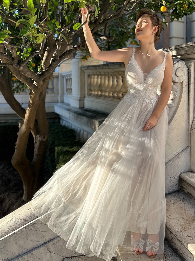 Tulle Floral Spaghetti Strap Illusion V-Neck A-Line Wedding Dress Fan Photos 3
