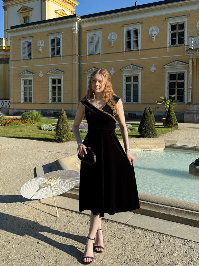 Velvet Cap Sleeve A-Line Wedding Guest Dress Fan Photos 3
