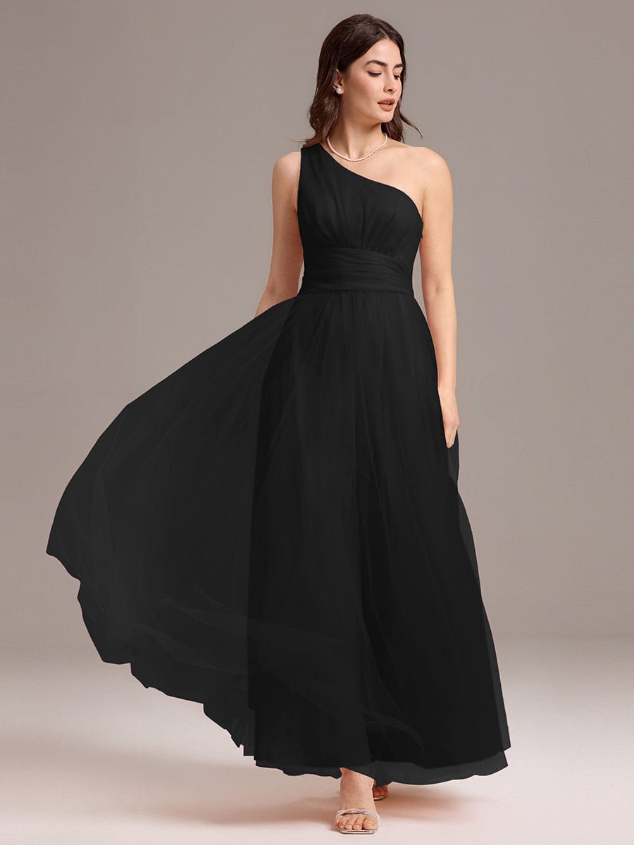 Chic A-Line One-Shoulder Tulle Maxi Bridesmaid Dress #color_Black