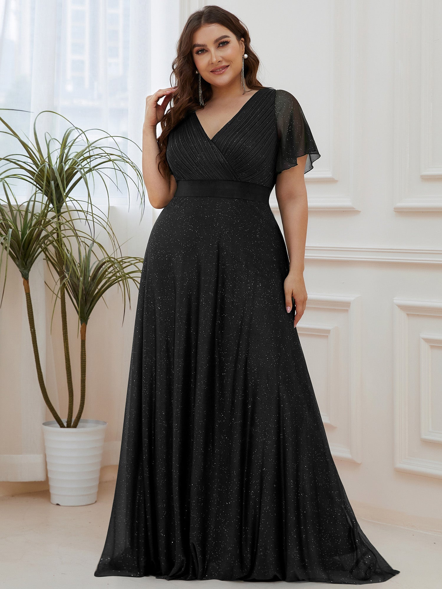 What Are the Most Flattering Black Formal Dresses 2023 on Ever-Pretty?