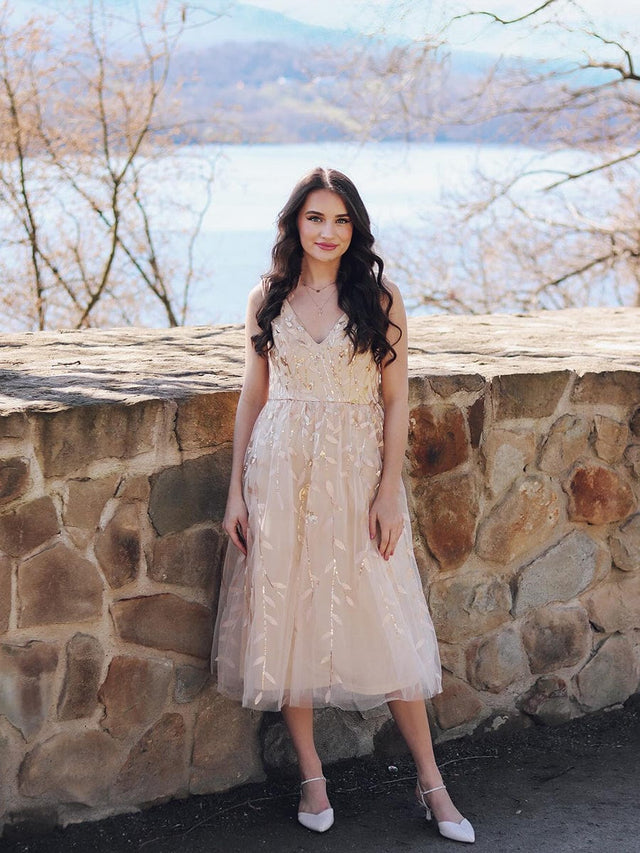 ever ROUX|V-Neck Leaf Sequined Sleeveless A-Line Midi Wedding Guest Dress Fan Photos 1
