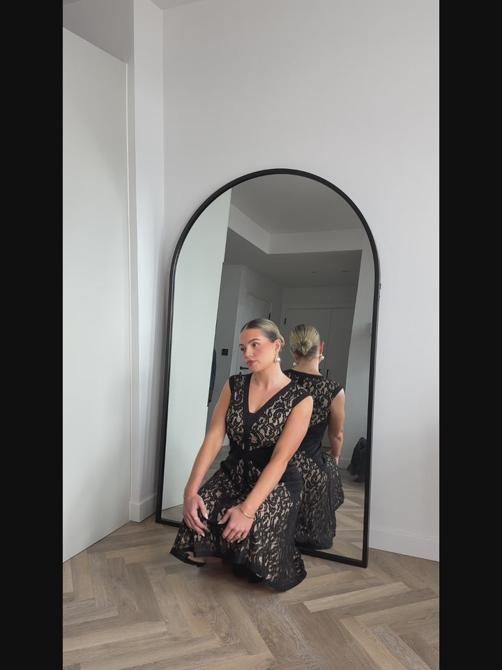 ever TOVE|See-through Lace Sleeveless High Stretch Wedding Guest Dress Fan Photos video 1