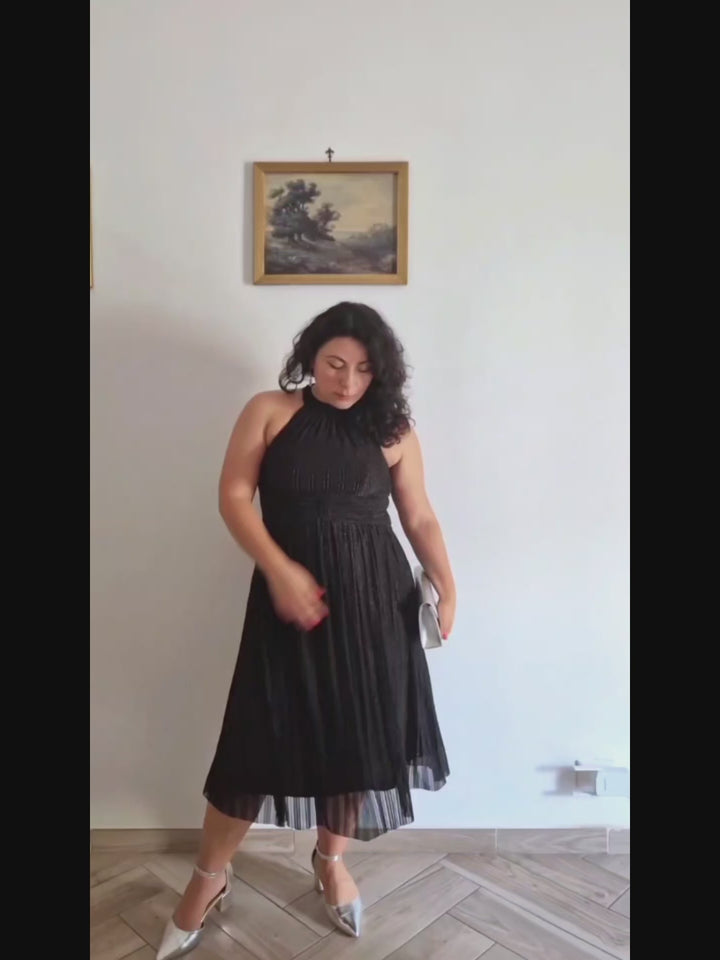pretty VAYLA|Plus-Size Glittery Halter Neck Dress Fan Photos video 1