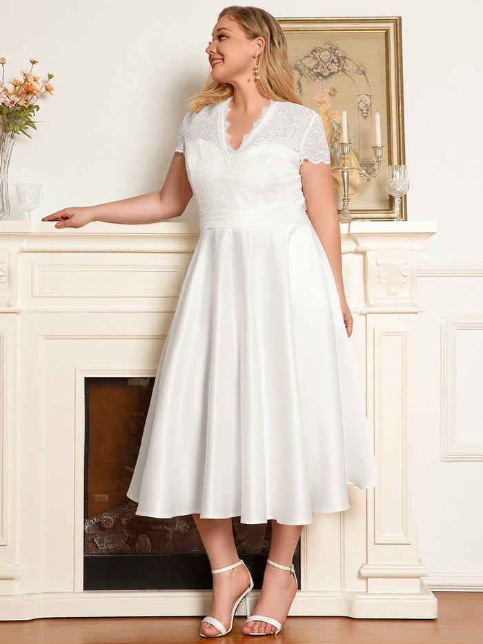Plus Size White V-neck Formal Cocktail Dress with Pockets